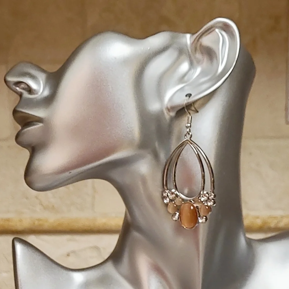 NWT Peach Crystal Oval Silver Drop Earrings
